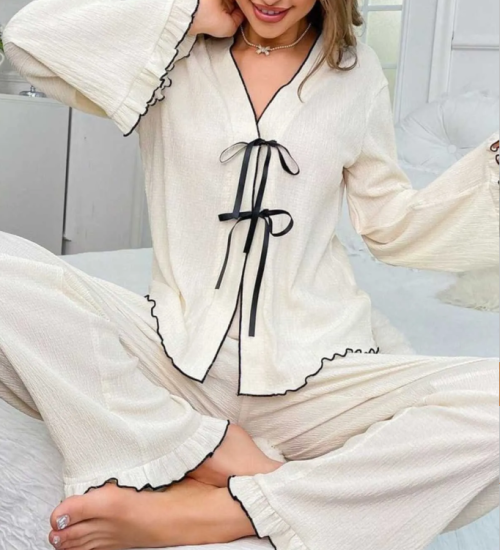 Krinkıl Önden Bağlamalı Black White Pijama Takımı Krinkıl Önden Bağlamalı Black White Pijama Takımı