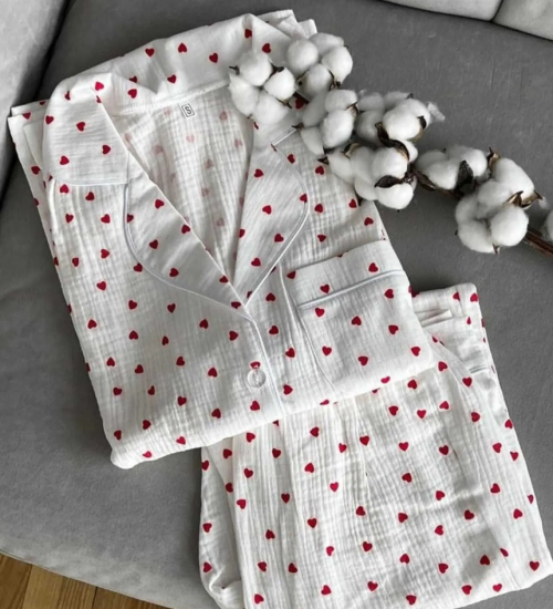 Beatiful Krinkıl Örme Kumaş Kalpli Pijama Takımı Beatiful Krinkıl Örme Kumaş Kalpli Pijama Takımı